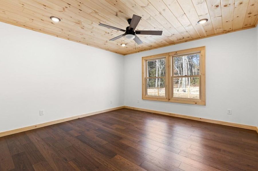 Spacious, unfurnished interior of a new home in , Morganton (Image 24).