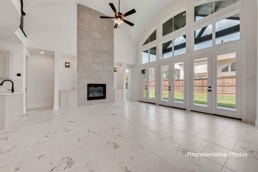 Representative unfurnished interior of a home built from the Grandview by Grand Homes in Dominion of Pleasant Valley, Wylie (Image 17).