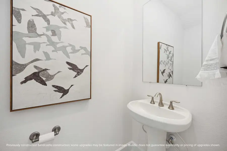 Guest-ready with a touch of glam. This powder bath feels elevated but never overdone—just the right balance of crisp and cool. Guest-ready with a touch of glam. This powder bath feels elevated but never overdone—just the right balance of crisp and cool.