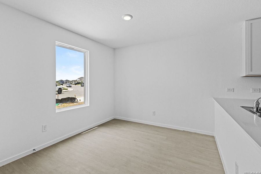 Spacious, unfurnished interior of a new home in Spring Grove, St. Hedwig (Image 24).