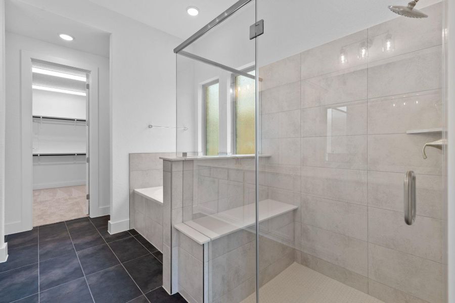 Walk-in shower & Garden Tub in Primary Bath Walk-in shower & Garden Tub in Primary Bath