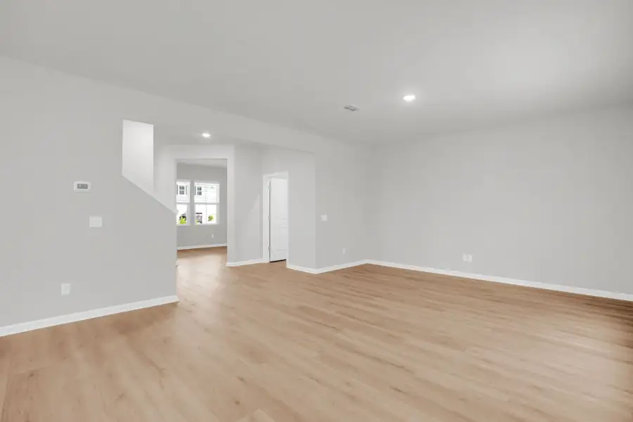 Spacious, unfurnished interior of a new home in Bradford Pointe, Summerville (Image 29).