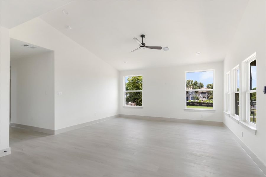 Spacious, unfurnished interior of a new home in , La Porte (Image 14).
