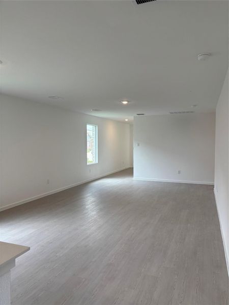 Spacious, unfurnished interior of a new home in Esperanza, Richmond (Image 14). Spacious, unfurnished interior of a new home in Esperanza, Richmond (Image 14).