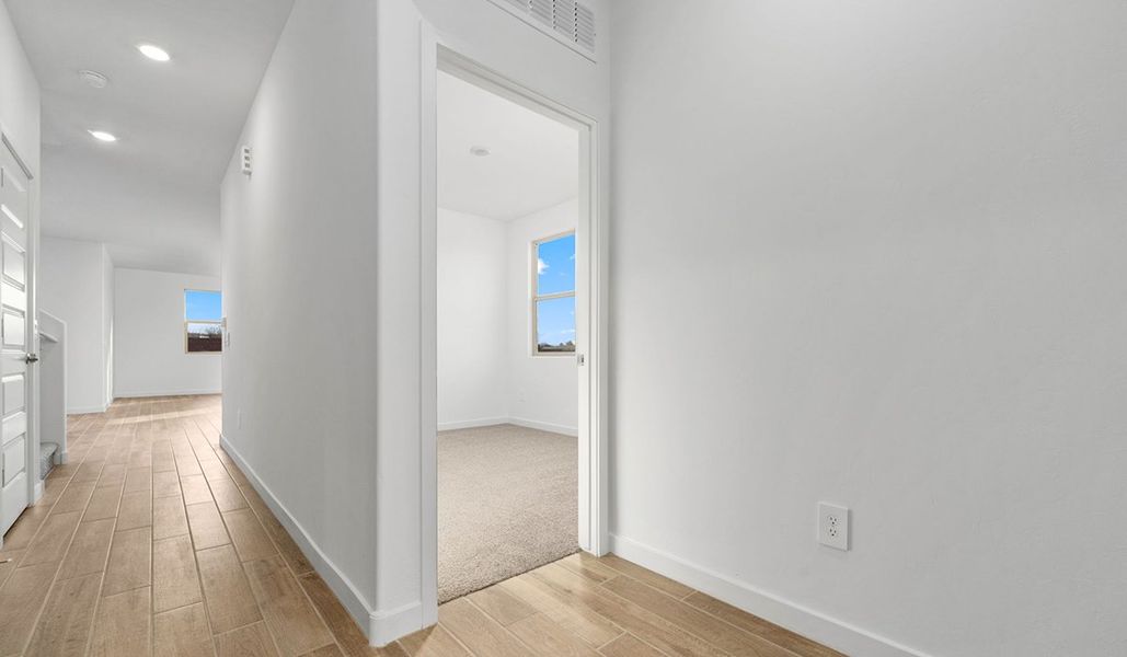 Spacious, unfurnished interior of a new home in The Oasis at Rocking K, Vail (Image 31).