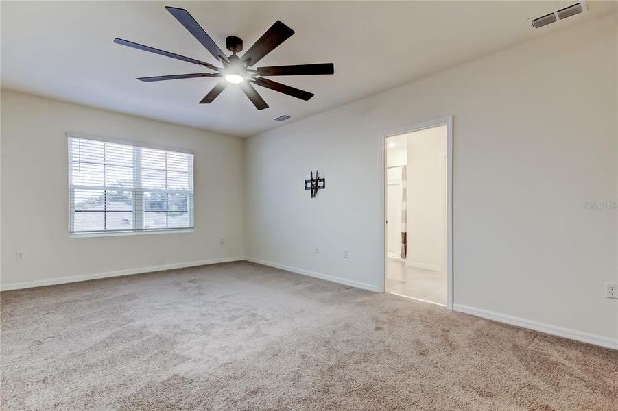 Spacious, unfurnished interior of a new home in Lakes at Laurel Highlands, Lakeland (Image 47).