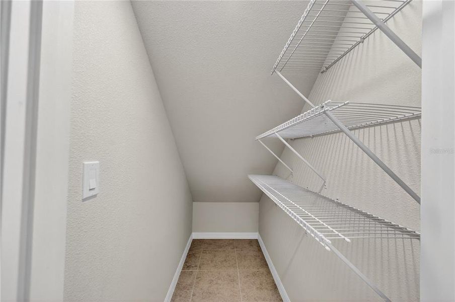 Spacious, unfurnished interior of a new home in , Davenport (Image 19).
