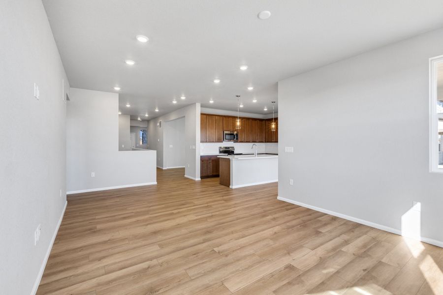 Spacious, unfurnished interior of a new home in Talon Pointe, Thornton (Image 9).