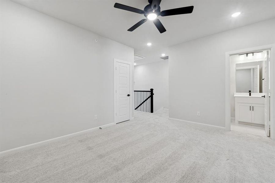 Spacious, unfurnished interior of a new home in Hillside at Las Colinas, Irving (Image 29). Spacious, unfurnished interior of a new home in Hillside at Las Colinas, Irving (Image 29).