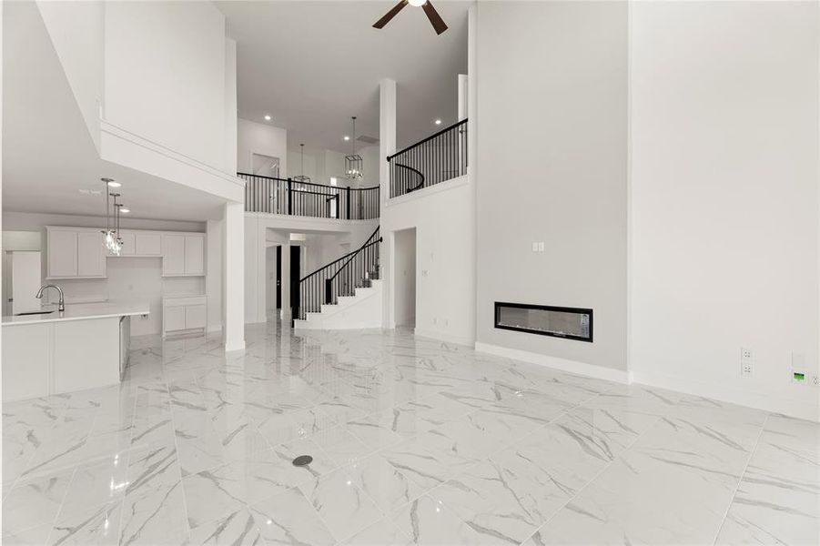 12. 15000 Pizarro - Family (2)