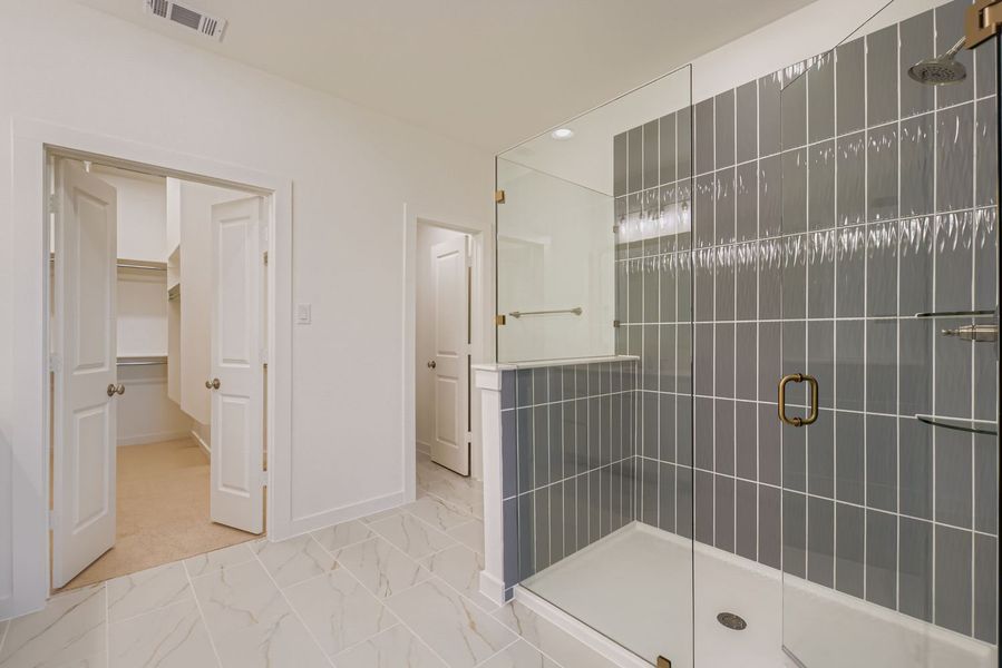 3525 Kings Court - Primary Bathroom