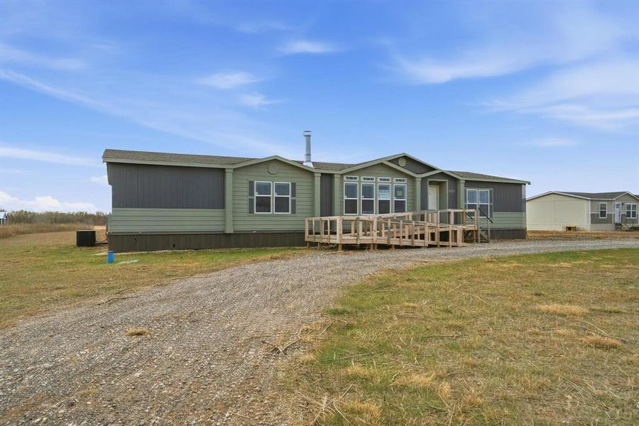 Exterior details and patio area of a home in , Hawley (Image 16).