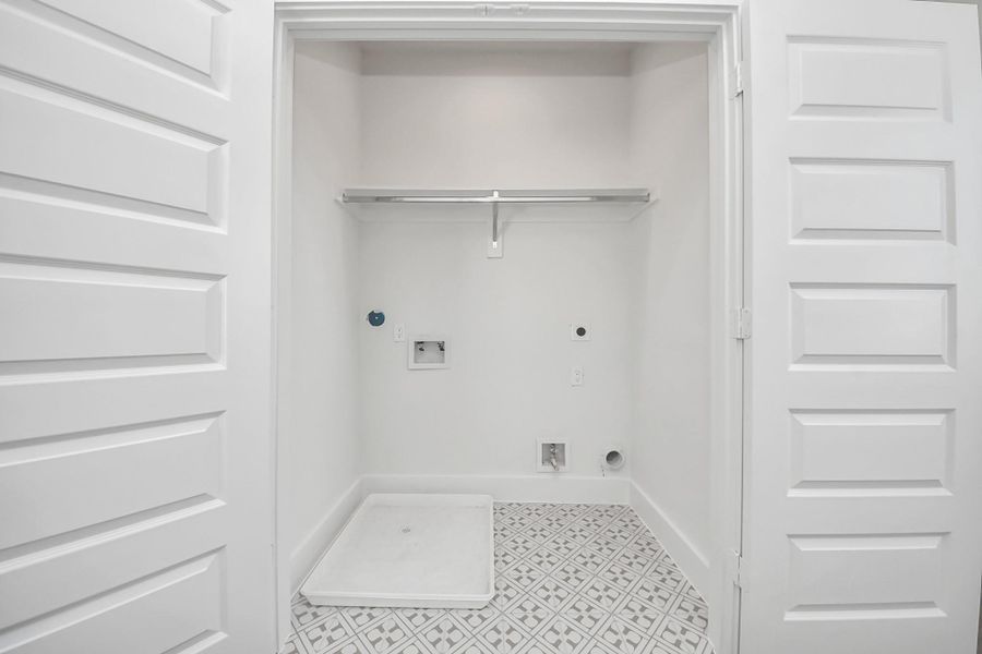 Spacious, unfurnished interior of a new home in , Houston (Image 18).