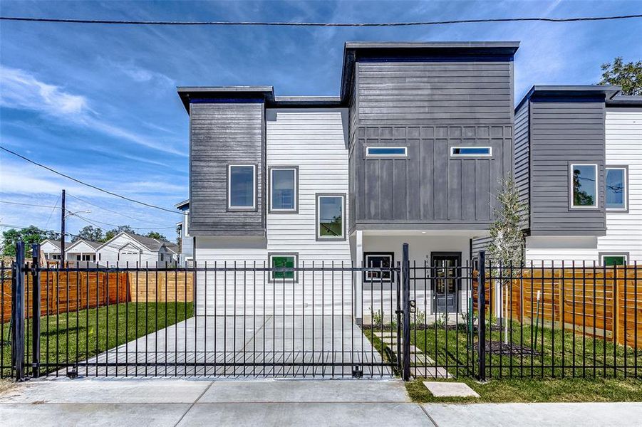 Front exterior of a new home in , Houston, TX, highlighting curb appeal (Image 18).