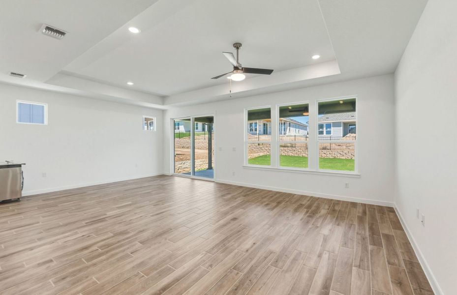 Spacious, unfurnished interior of a new home in Sun City Texas, Georgetown (Image 36).