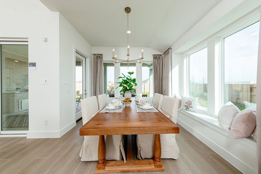 Representative furnished interior of a home built from the Vanderbilt by Beazer Homes in COLTON, Todd Mission (Image 10).