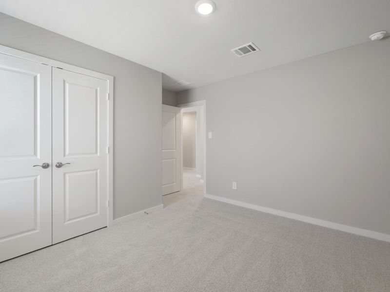 Spacious, unfurnished interior of a new home in Cibolo Hills West - Spring Series, Fort Worth (Image 23).