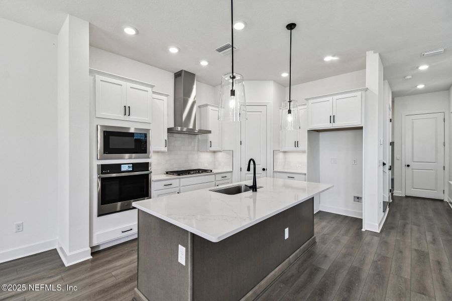 Furnished interior view inside a new home in Granville at eTown 34', Jacksonville (Image 12).