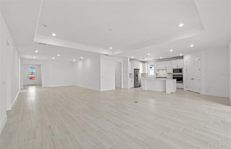 Spacious, unfurnished interior of a new home in Reagan Landing, Bradenton (Image 19). Spacious, unfurnished interior of a new home in Reagan Landing, Bradenton (Image 19).