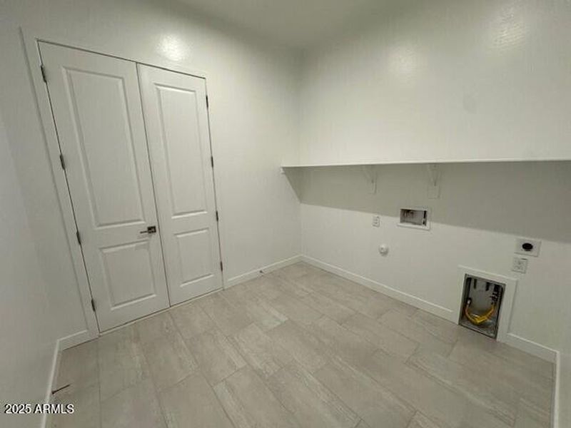 Sanc Lot 01 - Laundry Sanc Lot 01 - Laundry