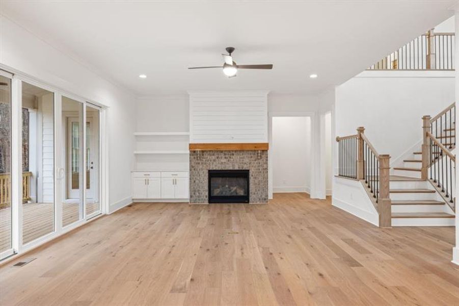 Spacious, unfurnished interior of a new home in White Post on Lake Lanier, Gainesville (Image 16).