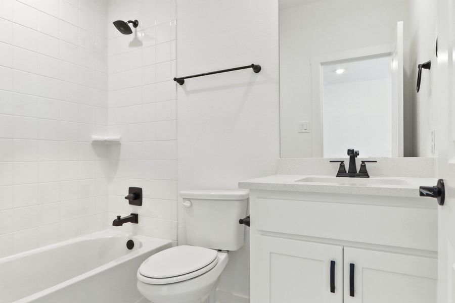 Furnished interior view inside a new home in Cottonwood Creek, Rowlett (Image 13).