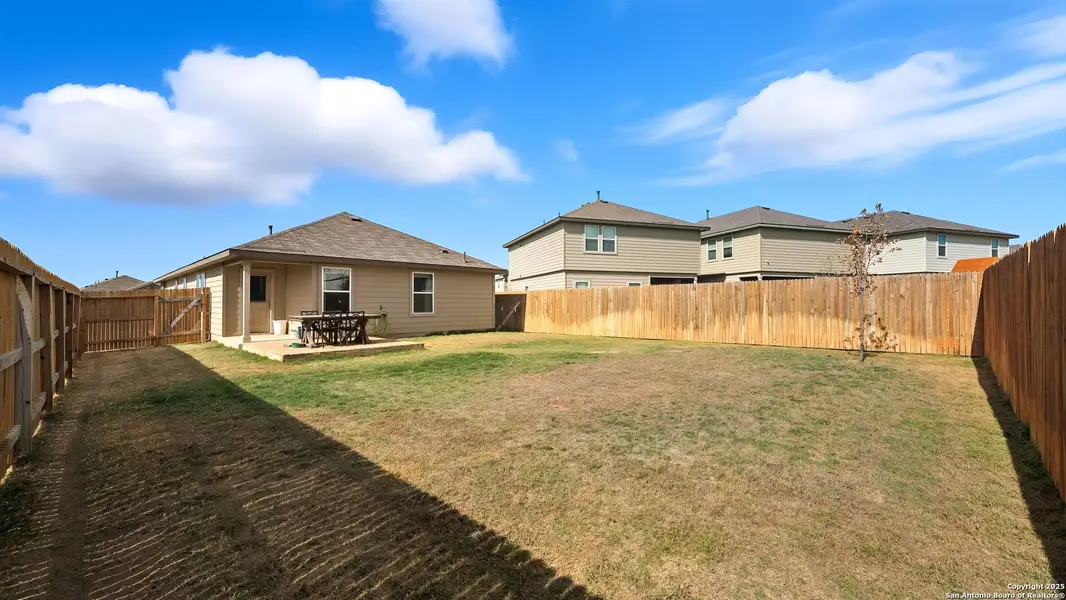 Exterior details and patio area of a home in , Floresville (Image 3).