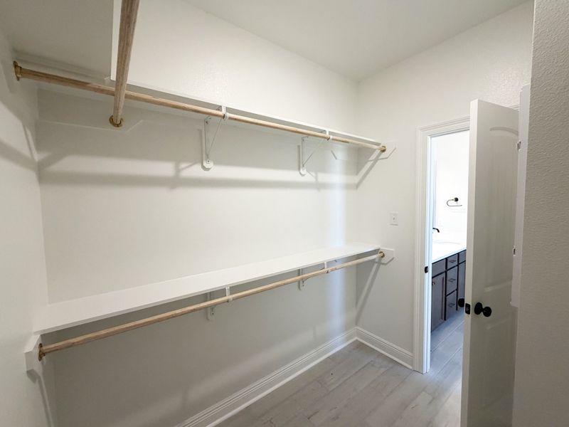 Spacious, unfurnished interior of a new home in Natureview, Freeport (Image 13).