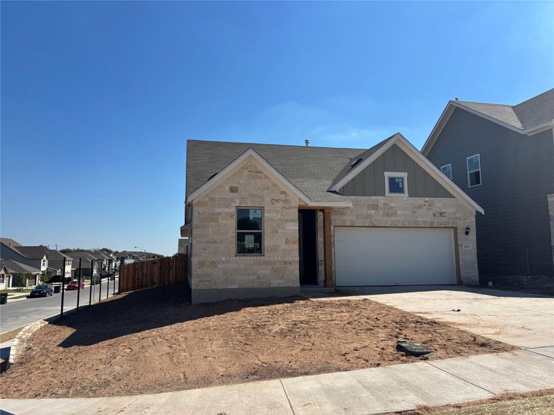 Exterior details and patio area of a home in Covered Bridge, Hutto (Image 10).