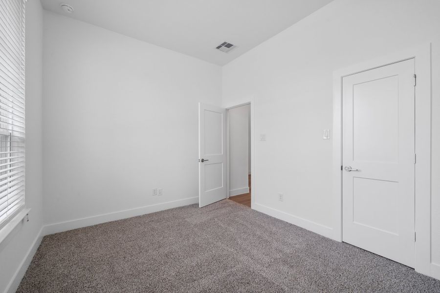 Spacious, unfurnished interior of a new home in Wood Leaf Reserve, Tomball (Image 16). Spacious, unfurnished interior of a new home in Wood Leaf Reserve, Tomball (Image 16).