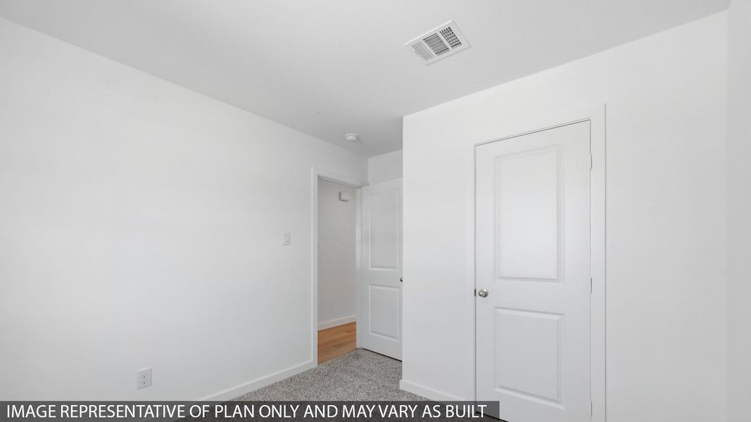 Spacious, unfurnished interior of a new home in Baron Village, Conroe (Image 12).