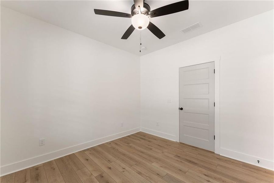 Spacious, unfurnished interior of a new home in , Gainesville (Image 43).