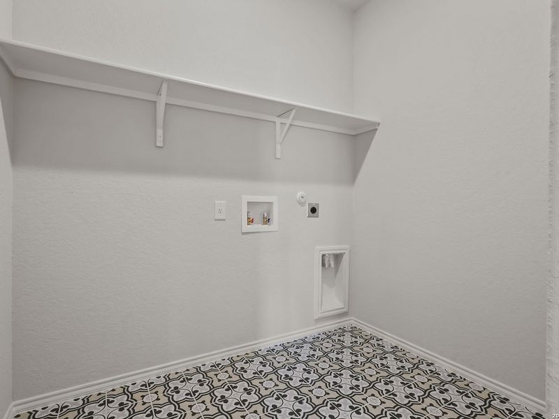 Spacious, unfurnished interior of a new home in Hannah Heights, Seguin (Image 23).