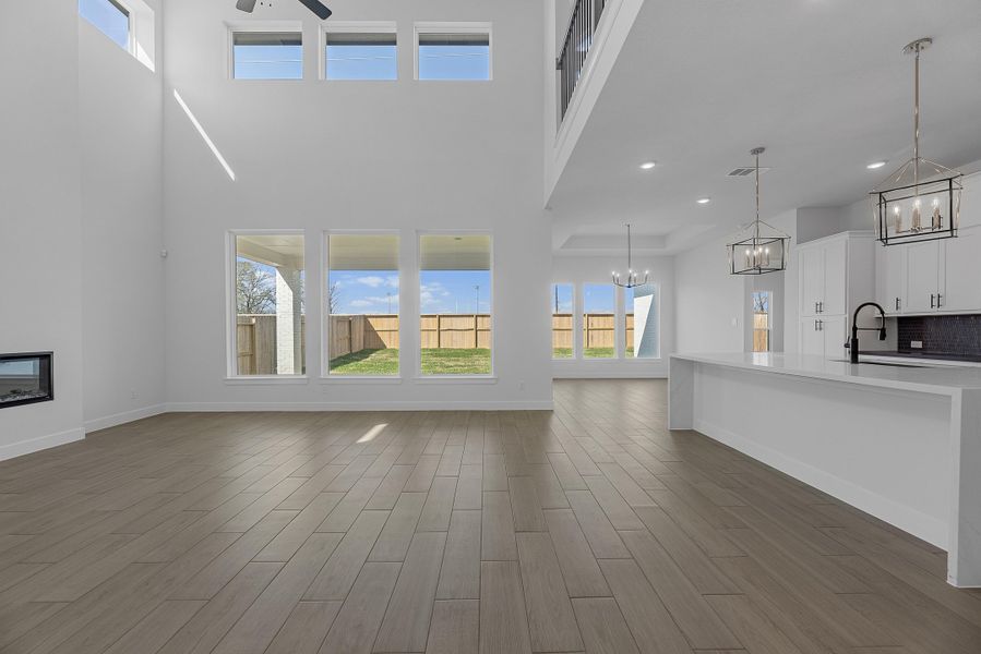 Spacious, unfurnished interior of a new home in Sienna, Missouri City (Image 14).