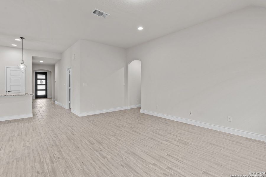 Spacious, unfurnished interior of a new home in Legacy at Lake Dunlap, New Braunfels (Image 15).
