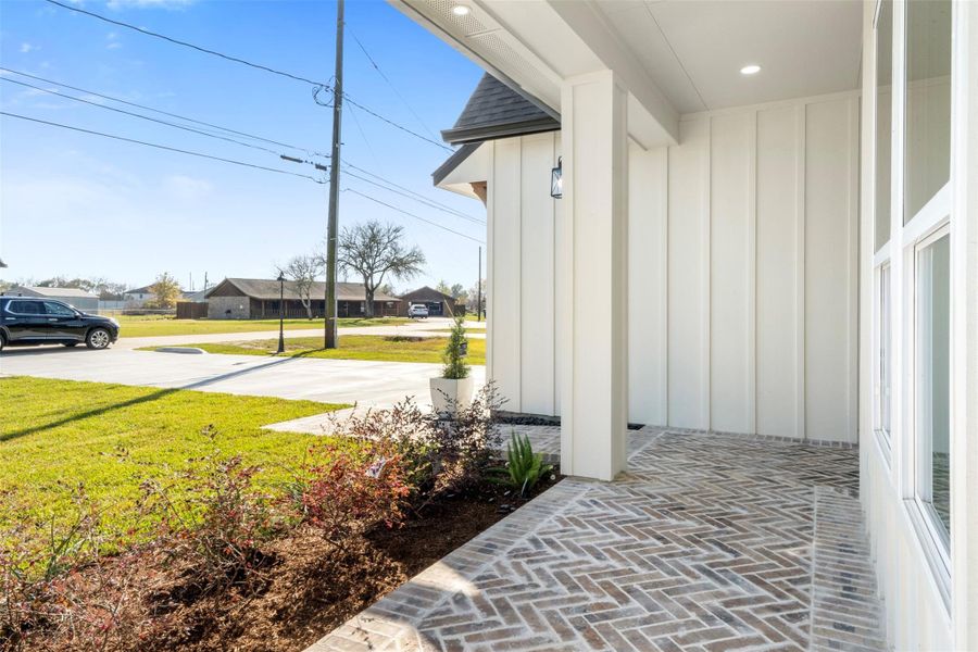 Exterior details and patio area of a home in , Baytown (Image 4).