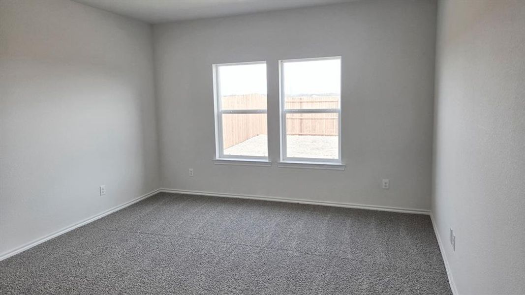 Spacious, unfurnished interior of a new home in Hanolley Hills, Sherman (Image 12).