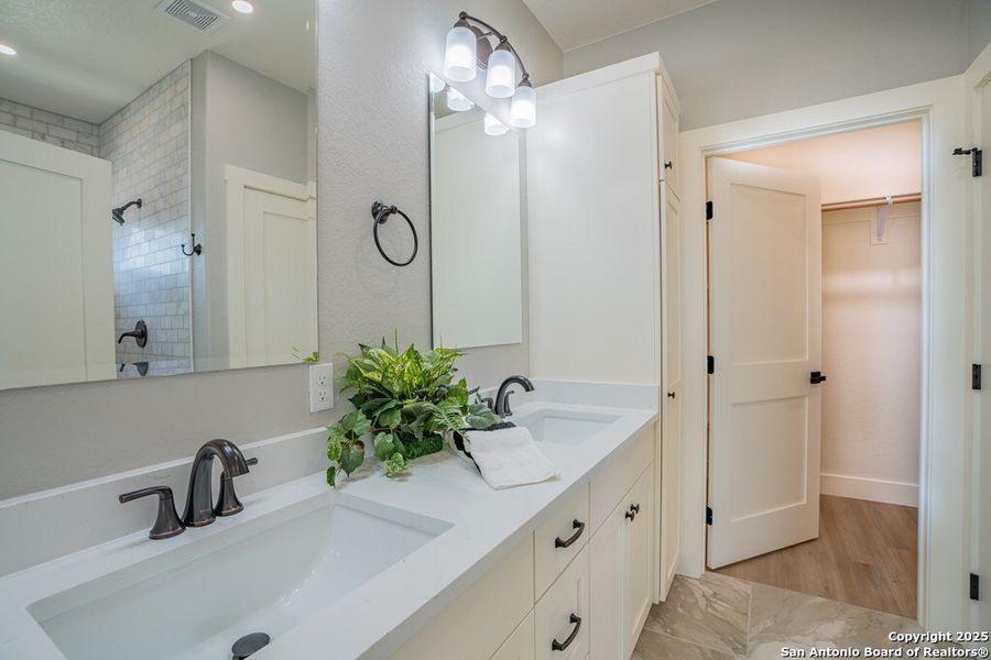 Furnished interior view inside a new home in , Kerrville (Image 3).