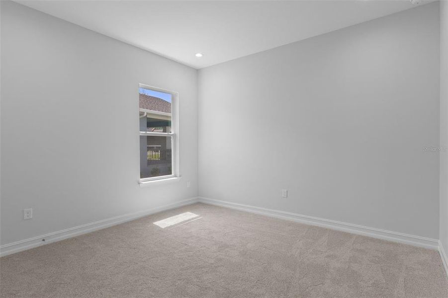 Spacious, unfurnished interior of a new home in Southern Hills Plantation, Brooksville (Image 42).