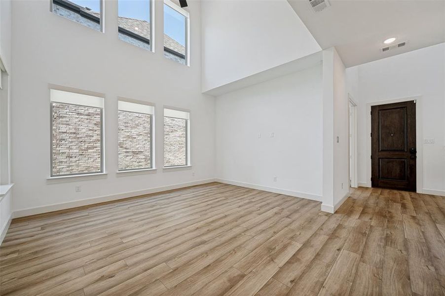 Spacious, unfurnished interior of a new home in , Frisco (Image 38).