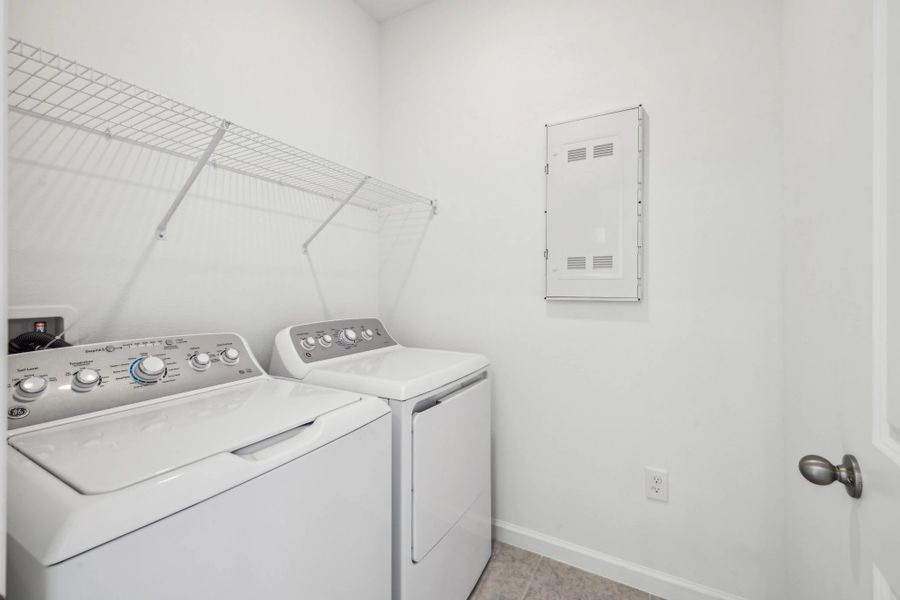 Representative interior finishes for a home built from the Larissa by Starlight Homes in Scenic Terrace, Lake Hamilton (Image 12).