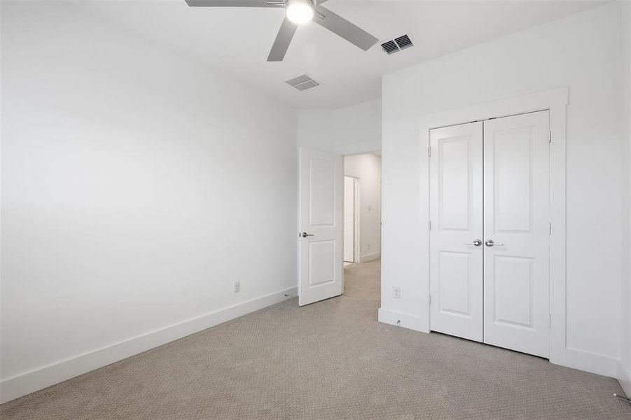 Spacious, unfurnished interior of a new home in , Arlington (Image 25).