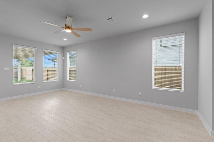 Spacious, unfurnished interior of a new home in Grand Oaks Village, Houston (Image 22). Spacious, unfurnished interior of a new home in Grand Oaks Village, Houston (Image 22).