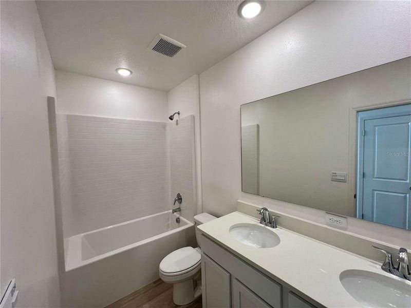 Furnished interior view inside a new home in Hammock Reserve, Haines City (Image 3).
