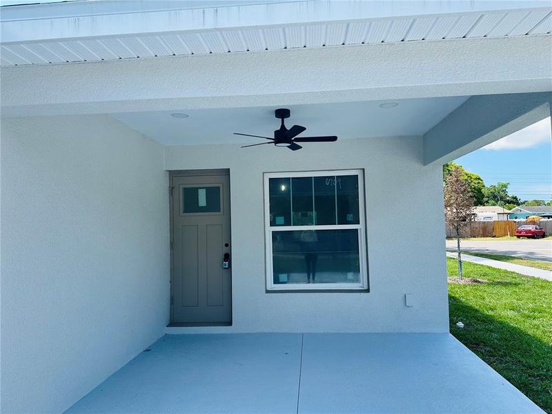 Exterior details and patio area of a home in , St. Petersburg (Image 3).
