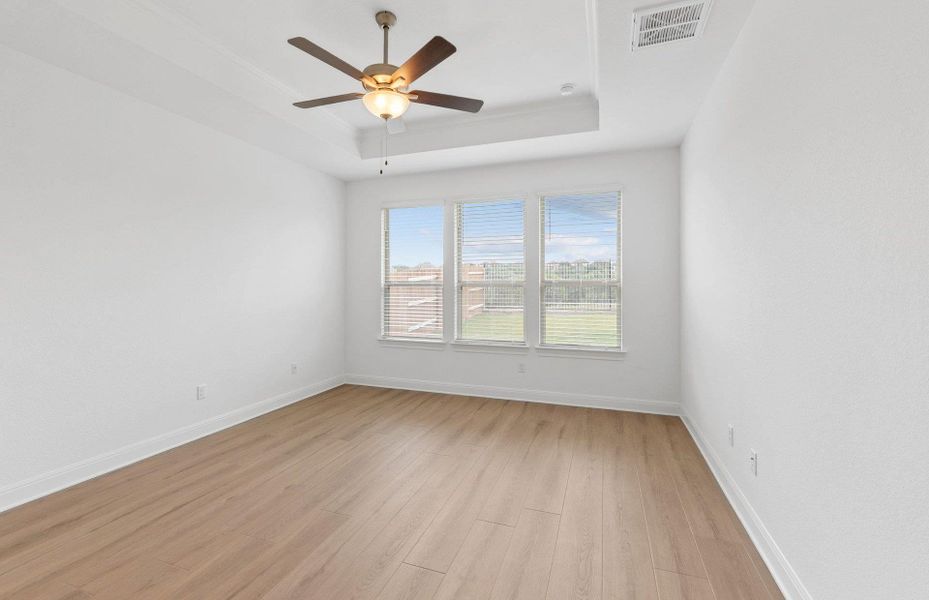 Spacious, unfurnished interior of a new home in West Cypress Hills, Spicewood (Image 12).
