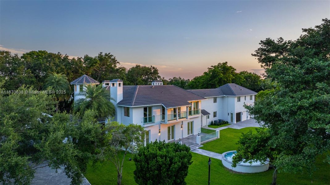 Front exterior of a new home in , Palmetto Bay, FL, highlighting curb appeal (Image 21).