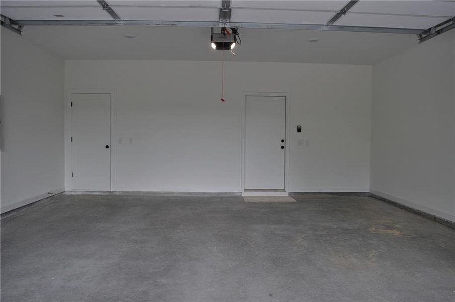 Spacious, unfurnished interior of a new home in , Marietta (Image 39).