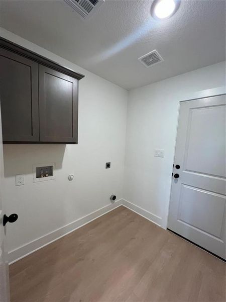 Spacious, unfurnished interior of a new home in The Preserve At Country Ridge, Sherman (Image 14). Spacious, unfurnished interior of a new home in The Preserve At Country Ridge, Sherman (Image 14).