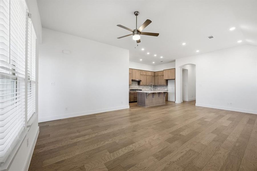 Spacious, unfurnished interior of a new home in Sandbrock Ranch, Aubrey (Image 12).
